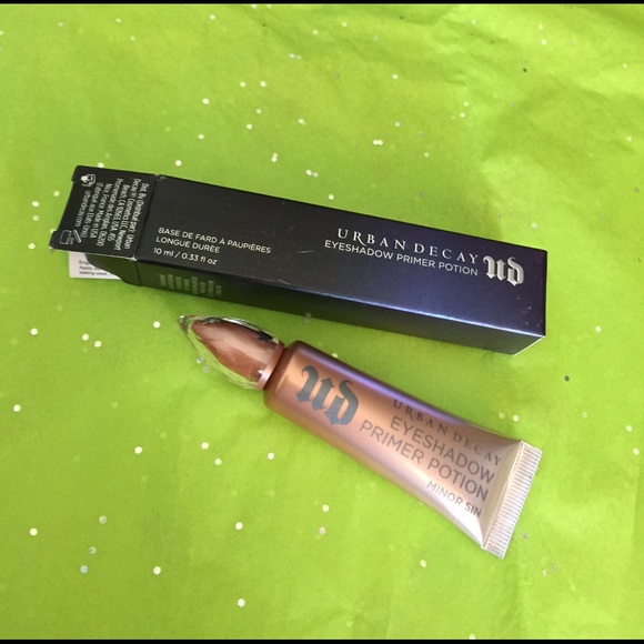 Urban Decay Other - Urban decay eyeshadow Primer