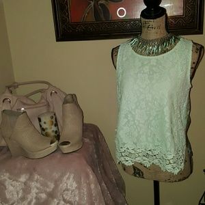 NEW LISTING!!BKE GIMMICKS MINT GREEN TOP!!!!