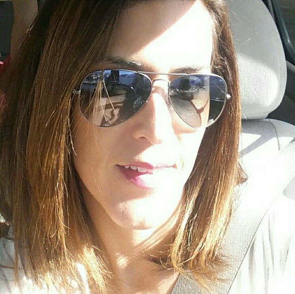 Meet your Posher, Bee - Picture 2 of 2