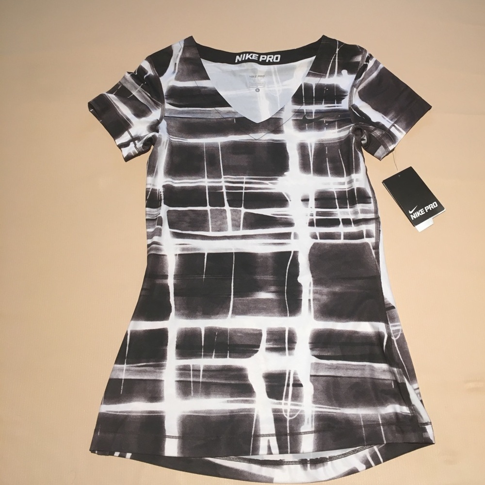 Nike Pro dri-fit small t-shirt