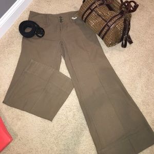 Free People Olive linen pants.🕶🕶🕶🕶🕶