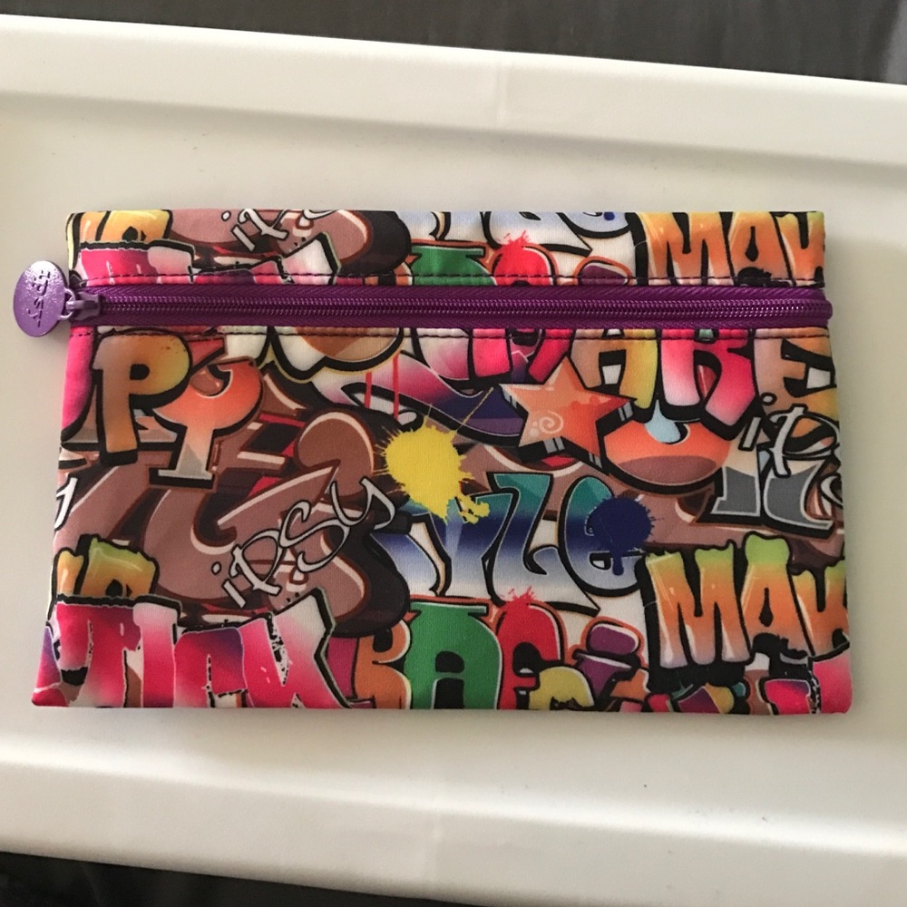 🦋 Graffiti Ipsy Bag 🦋