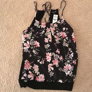 Beautiful floral top 🌺🌼🌷🌻🦋🖤