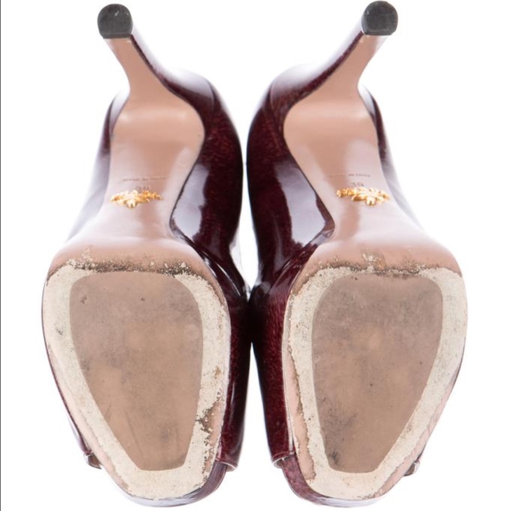 📦SOLD📦Prada size 9 Maroon patent Leather heels with box - Picture 3 of 7