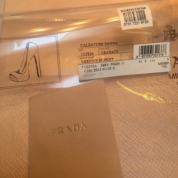 📦SOLD📦Prada size 9 Maroon patent Leather heels with box - Picture 6 of 7