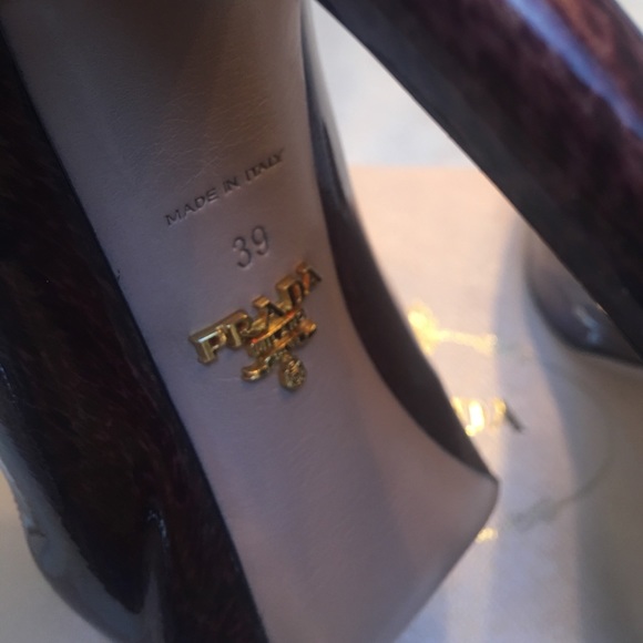 📦SOLD📦Prada size 9 Maroon patent Leather heels with box - Picture 7 of 7