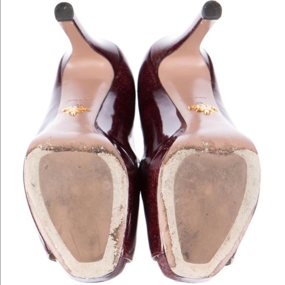 📦SOLD📦Prada size 9 Maroon patent Leather heels with box - Picture 3 of 7