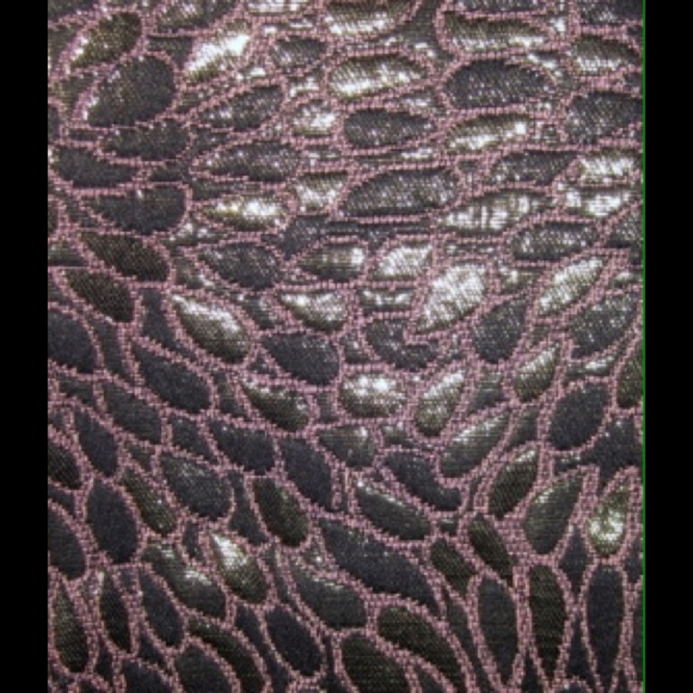HP🎉9.21.17🎉Brocade Metallic Skirt. - Picture 2 of 6