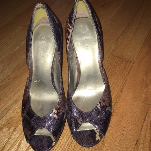 Nine West Snake Skin pattern heels - Picture 2 of 6
