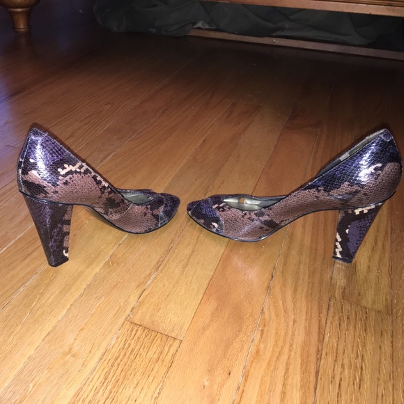 Nine West Snake Skin pattern heels - Picture 5 of 6