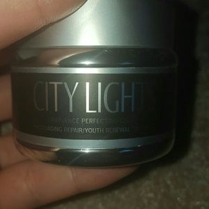 city lights radiance perfecting cream