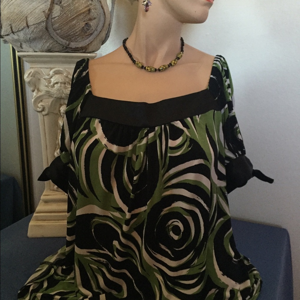 VTG:2/ 10.00: Bundle Black & Green top- INC /Red /