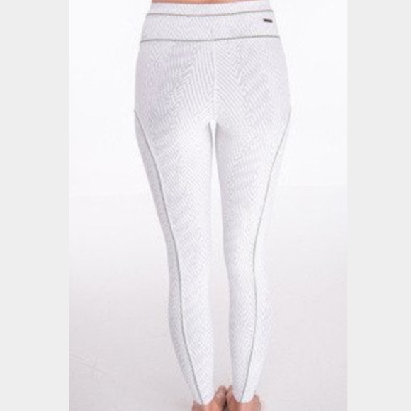 Koral Activewear Contour Cropped Leggings, XS - Picture 2 of 7