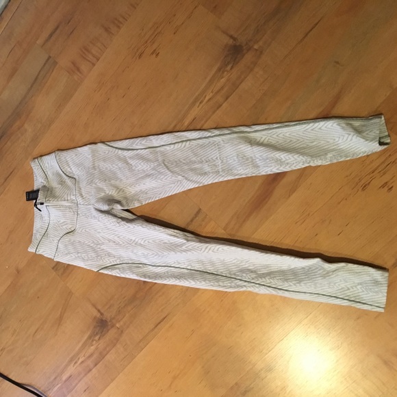 Koral Activewear Contour Cropped Leggings, XS - Picture 4 of 7