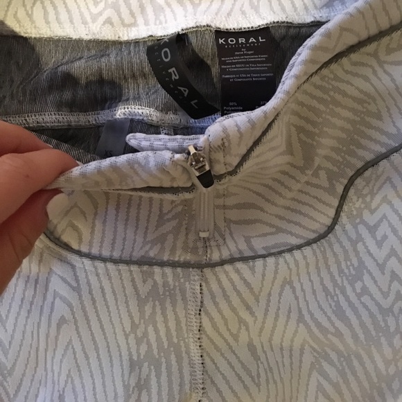 Koral Activewear Contour Cropped Leggings, XS - Picture 5 of 7