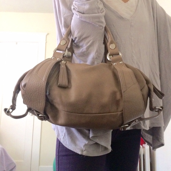 Sale! KENNETH COLE leather handbag - Picture 2 of 8