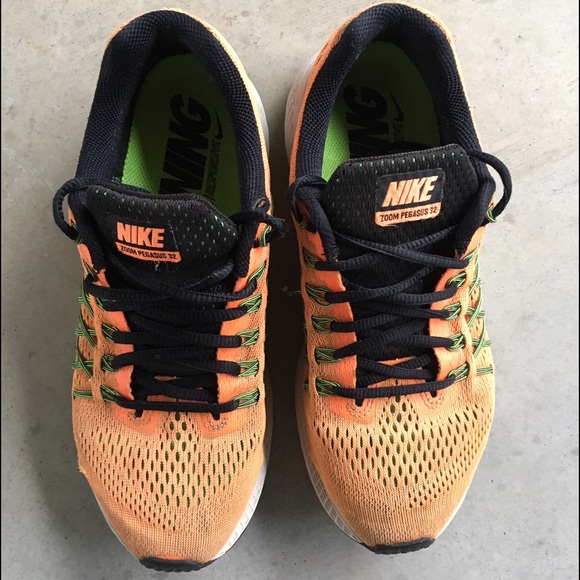 Orange Nike Pegasus 32 - Picture 2 of 4
