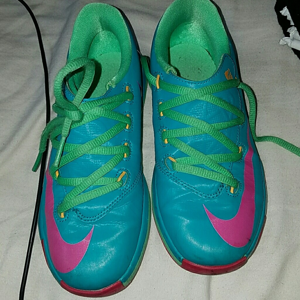Kids sneakers