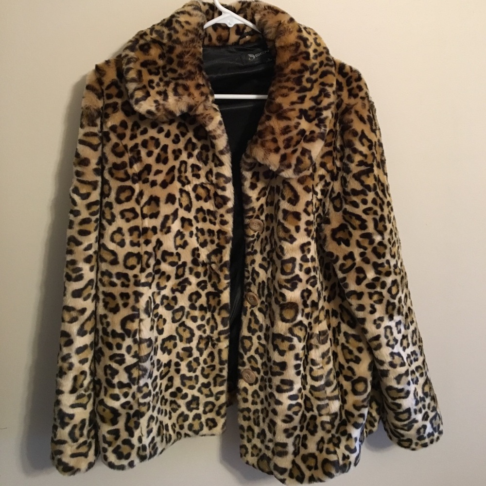 LEOPARD PRINT COAT