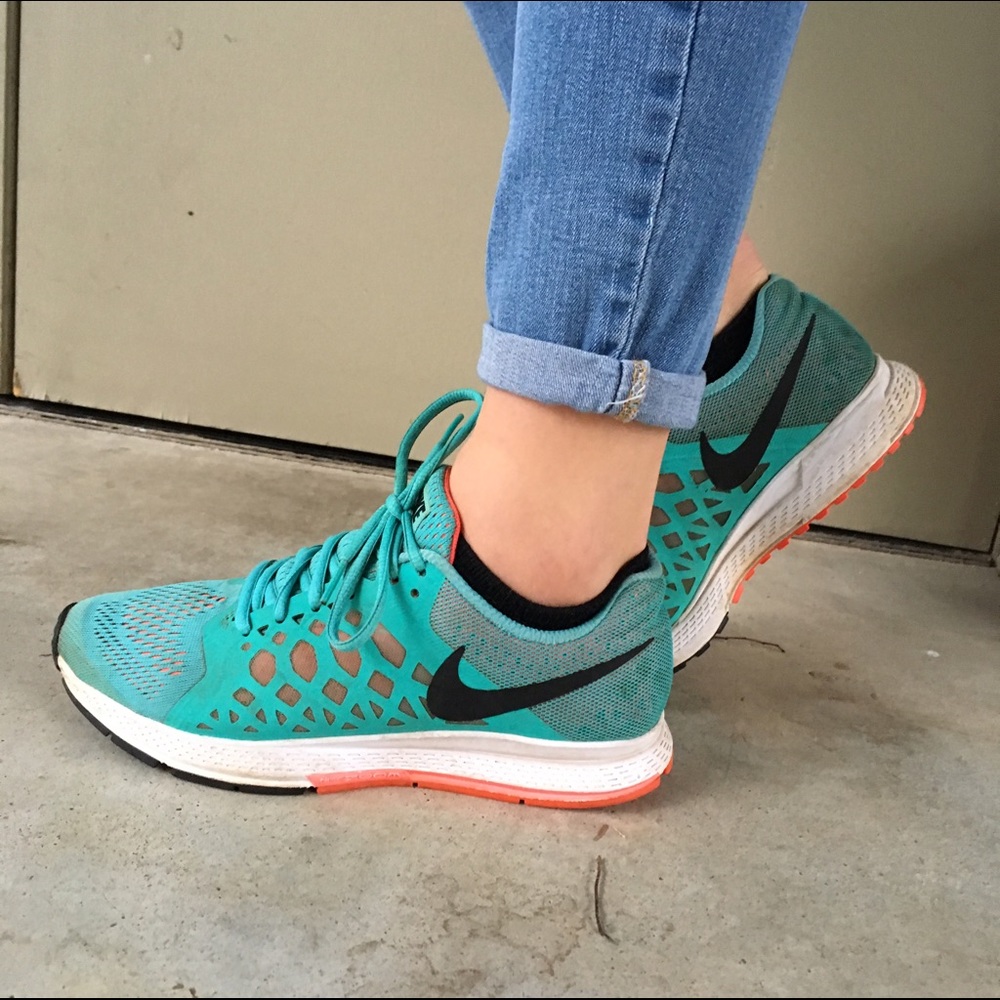 Blue Nike Pegasus 31