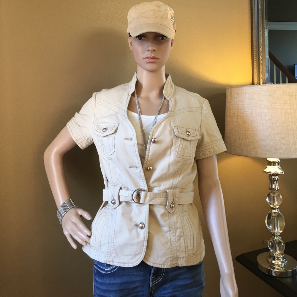 WHBM short sleeve buttoned jacket
