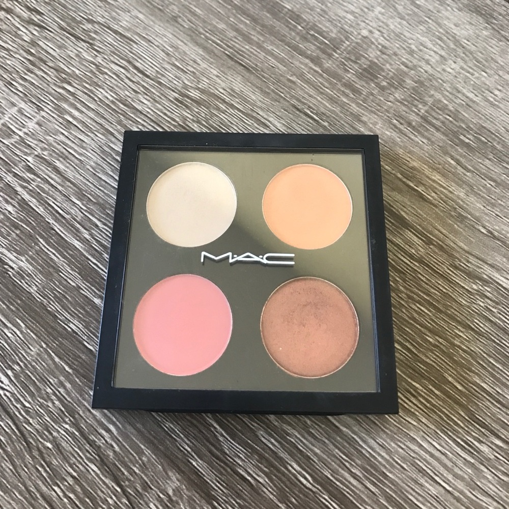 MAC "Call Me Bubbles" eyeshadow quad
