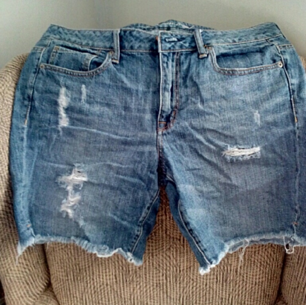 Distressed shorts