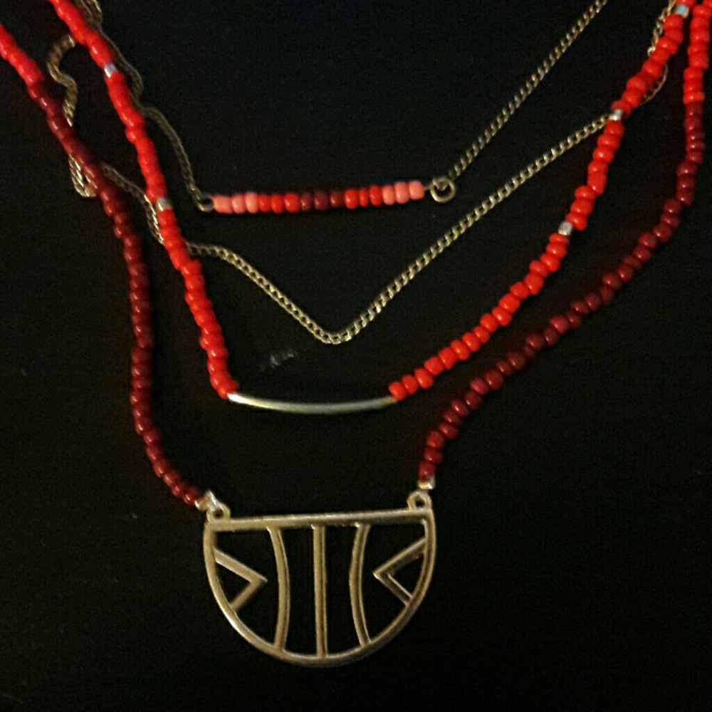 4 teerd neclace