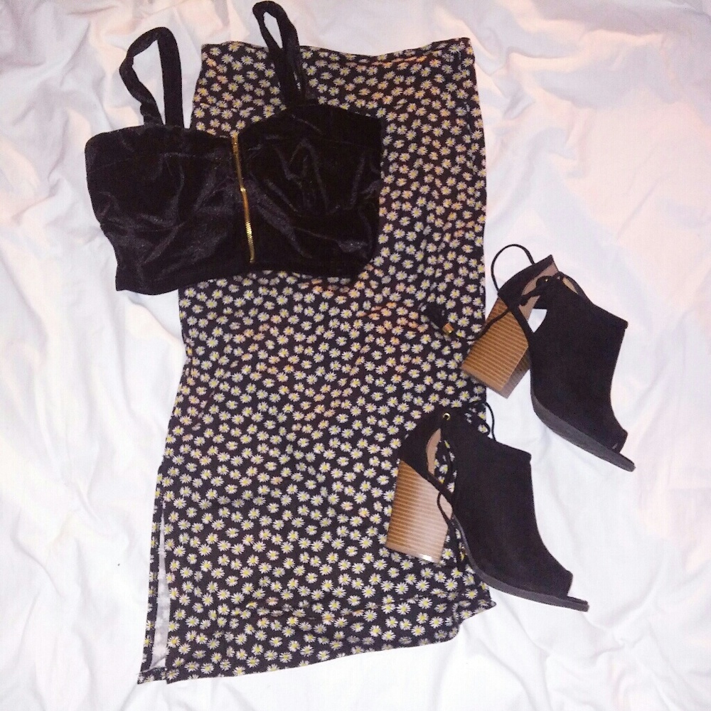 ??WET SEAL HIGH-WAISTED BODYCON SKIRT??