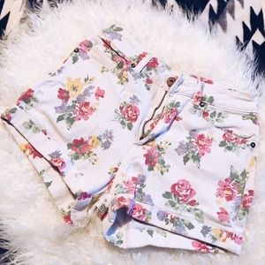 DONATING❌ BULLHEAD// floral high waist shorts