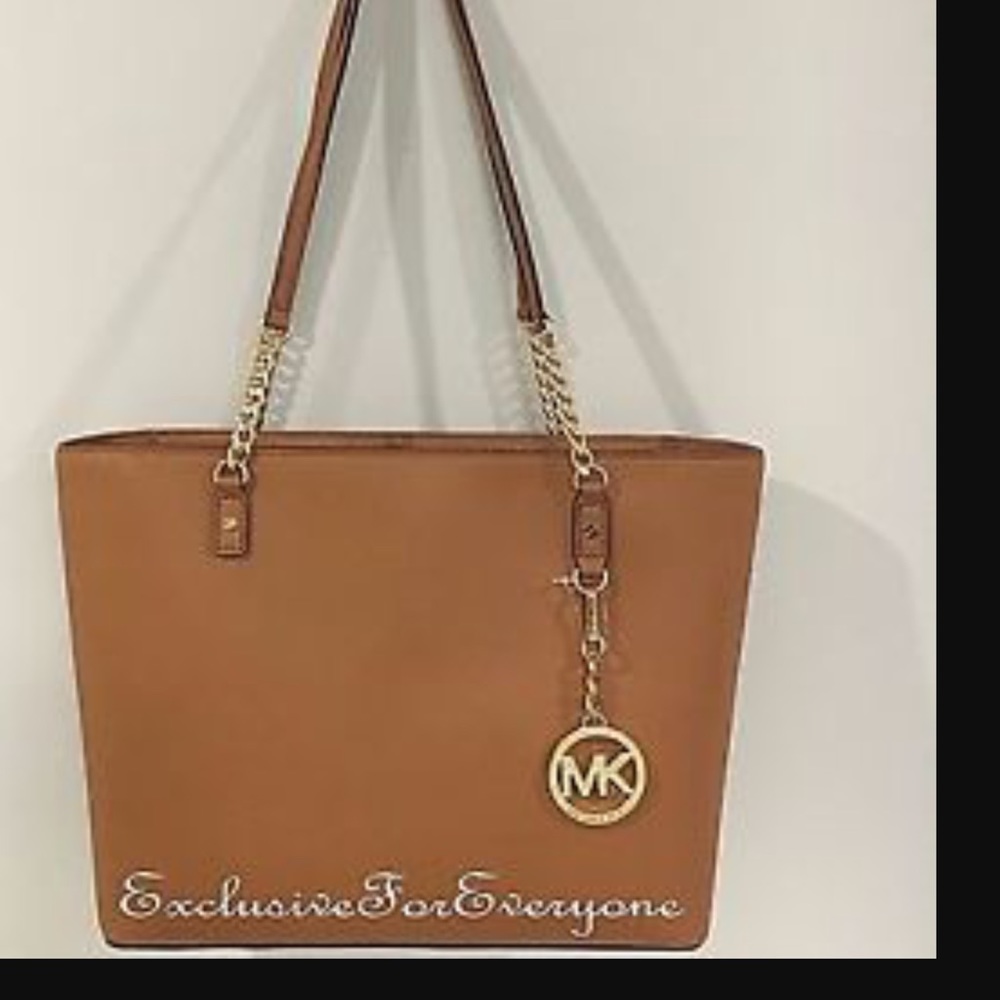 NEED TO SELL QUICKLY New Michael Kors NO LOWBALL - Picture 7 of 8