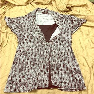 Fun black & white short sleeved blouse