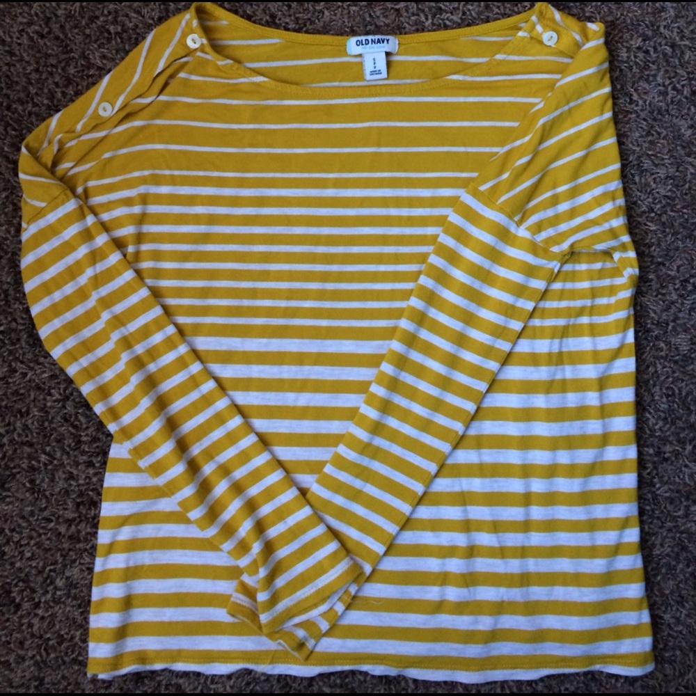 Stripped long sleeve shirt.