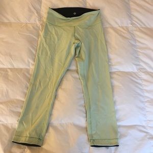 Lululemon reversible green/black crop yoga pants