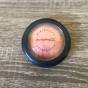 MAC Stereo Rose mineralized skinfinish blush