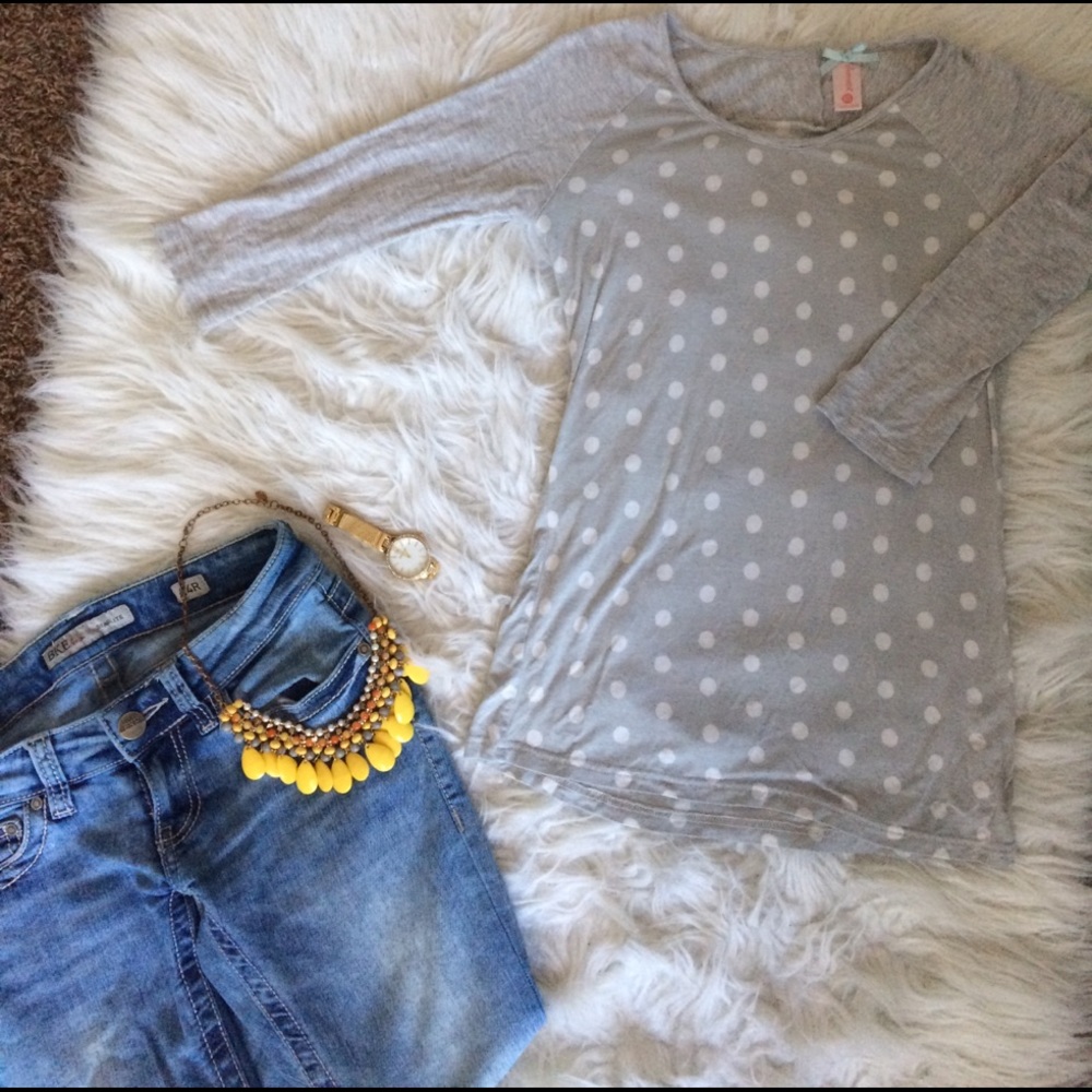 Gray Polka dot baseball tee