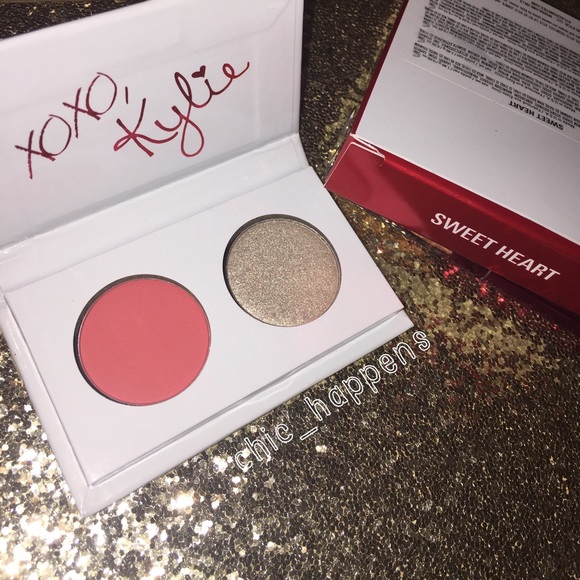 SOLD💋Kylie Sweetheart Set - Picture 2 of 7