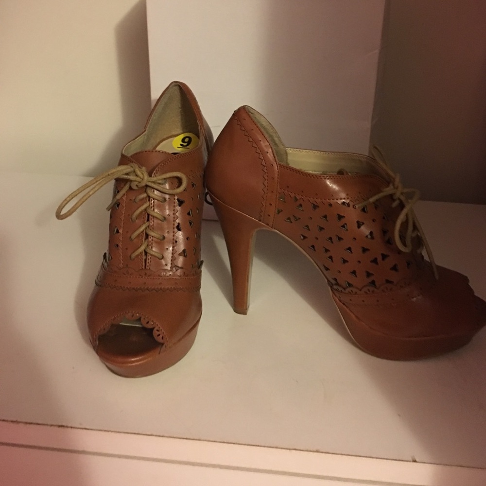 Guess heels