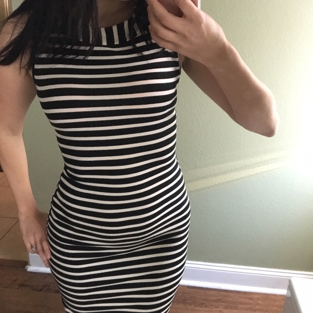 Stripe dress. - Picture 4 of 7