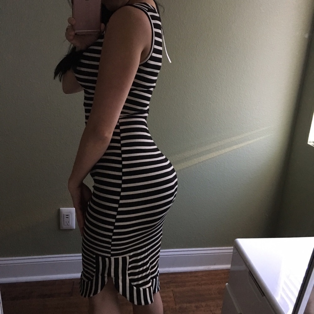 Stripe dress. - Picture 5 of 7