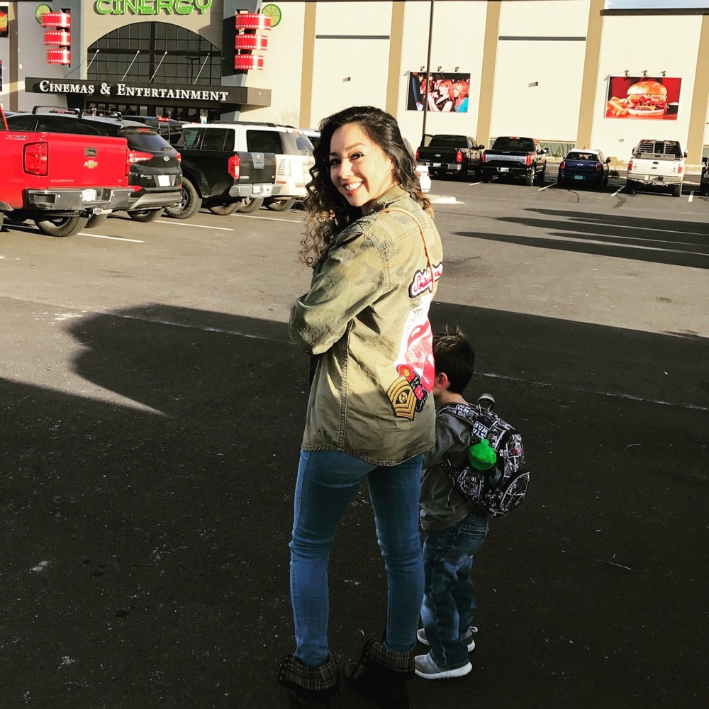 Meet your Posher, Ana