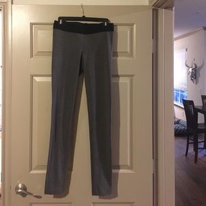 Cute BCBG grey leggings