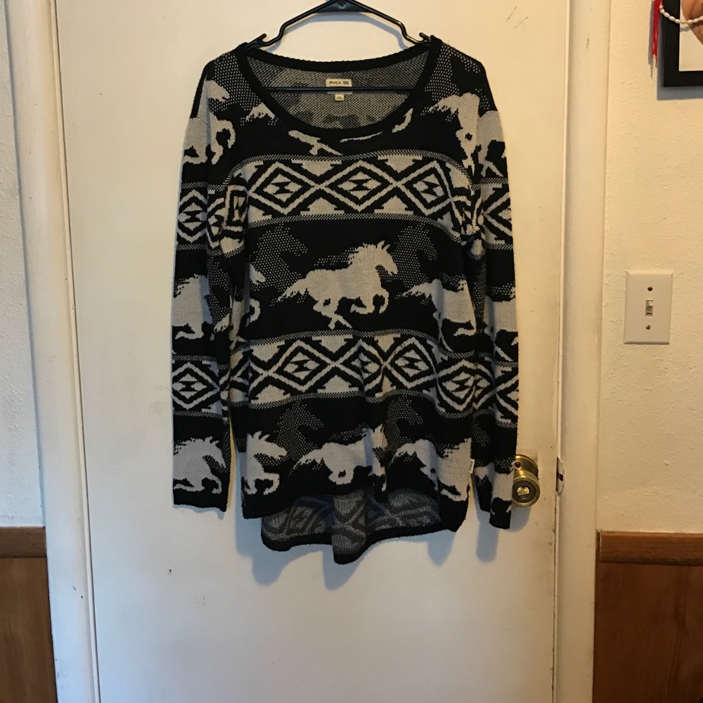 Pattern sweater