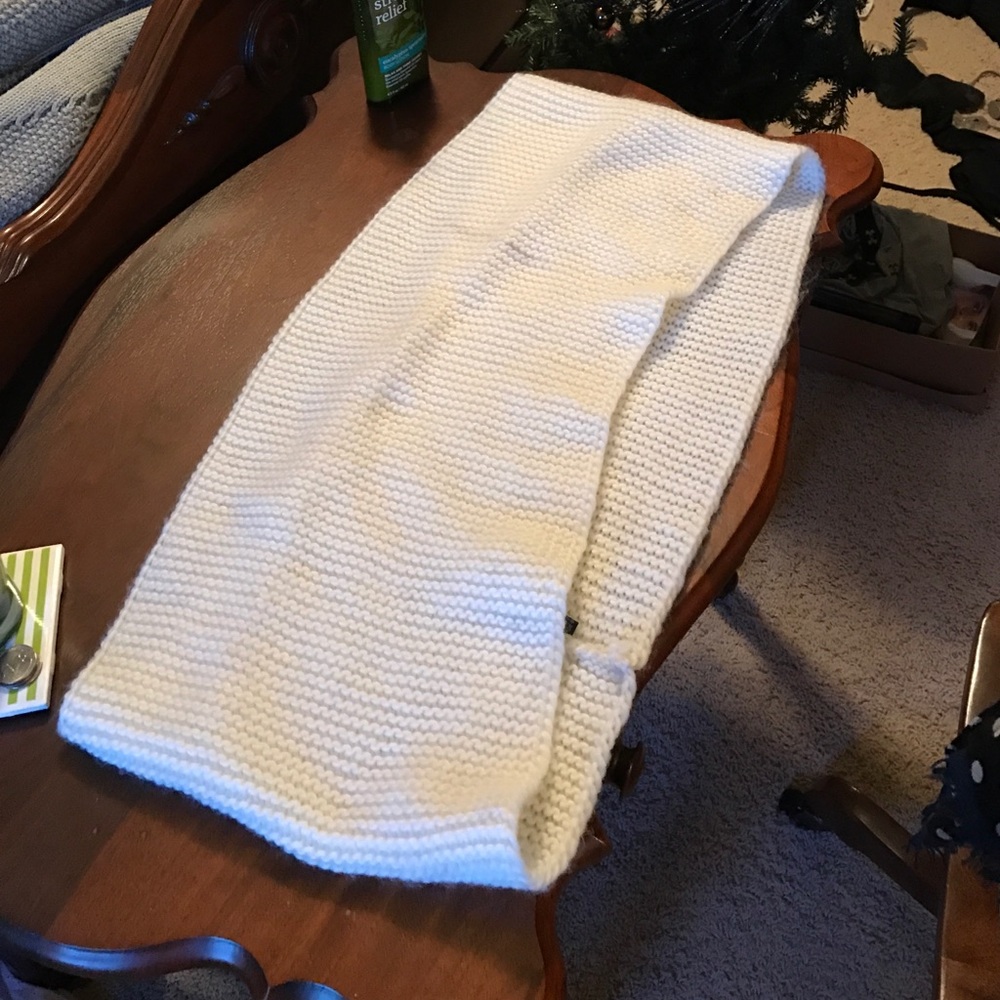 White infinity scarf