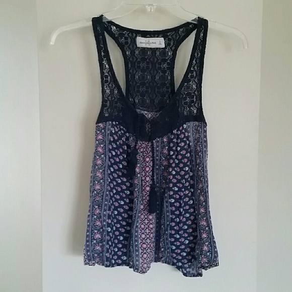 Abercrombie & Fitch Tops - Abercrombie Crop Top