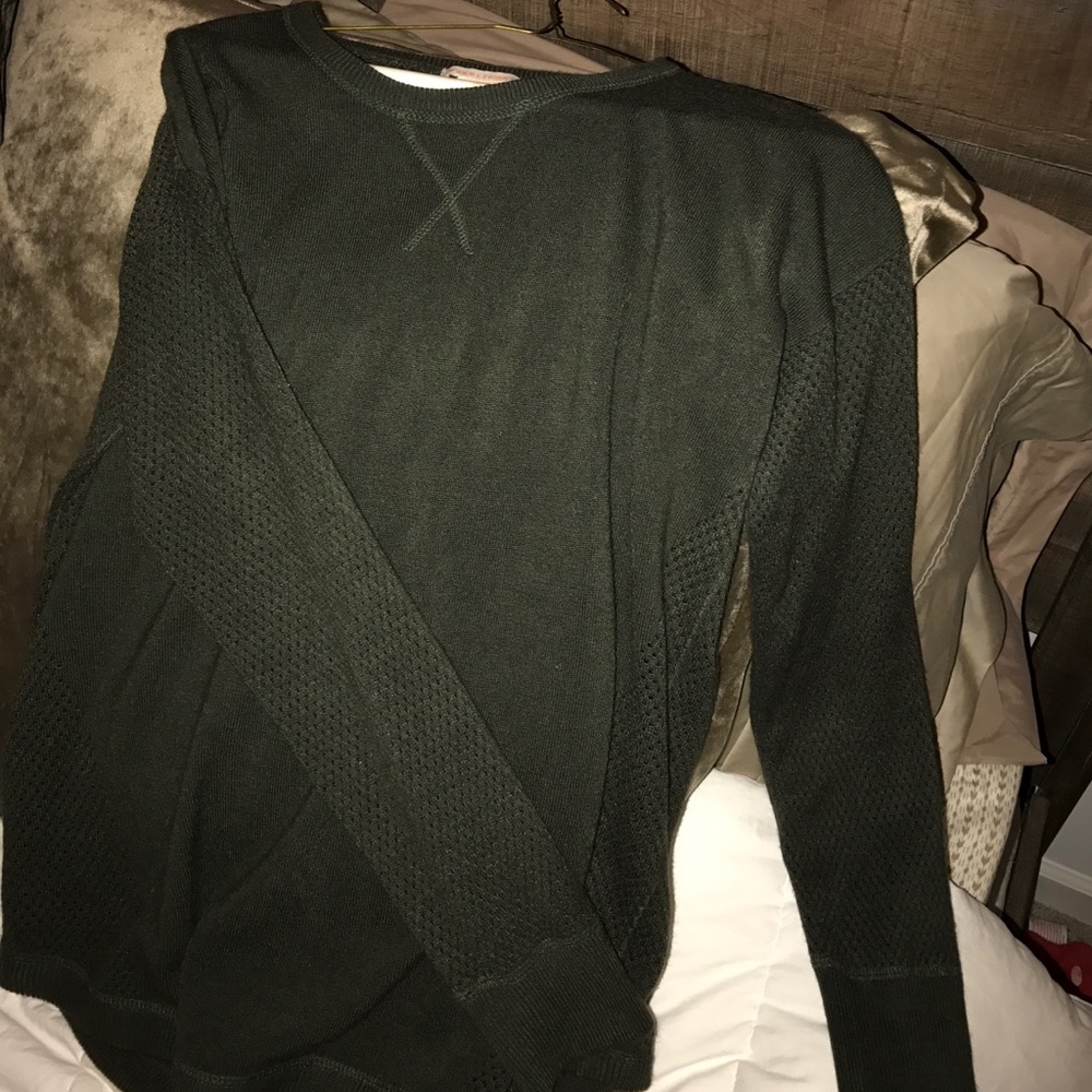 Light weight sweater