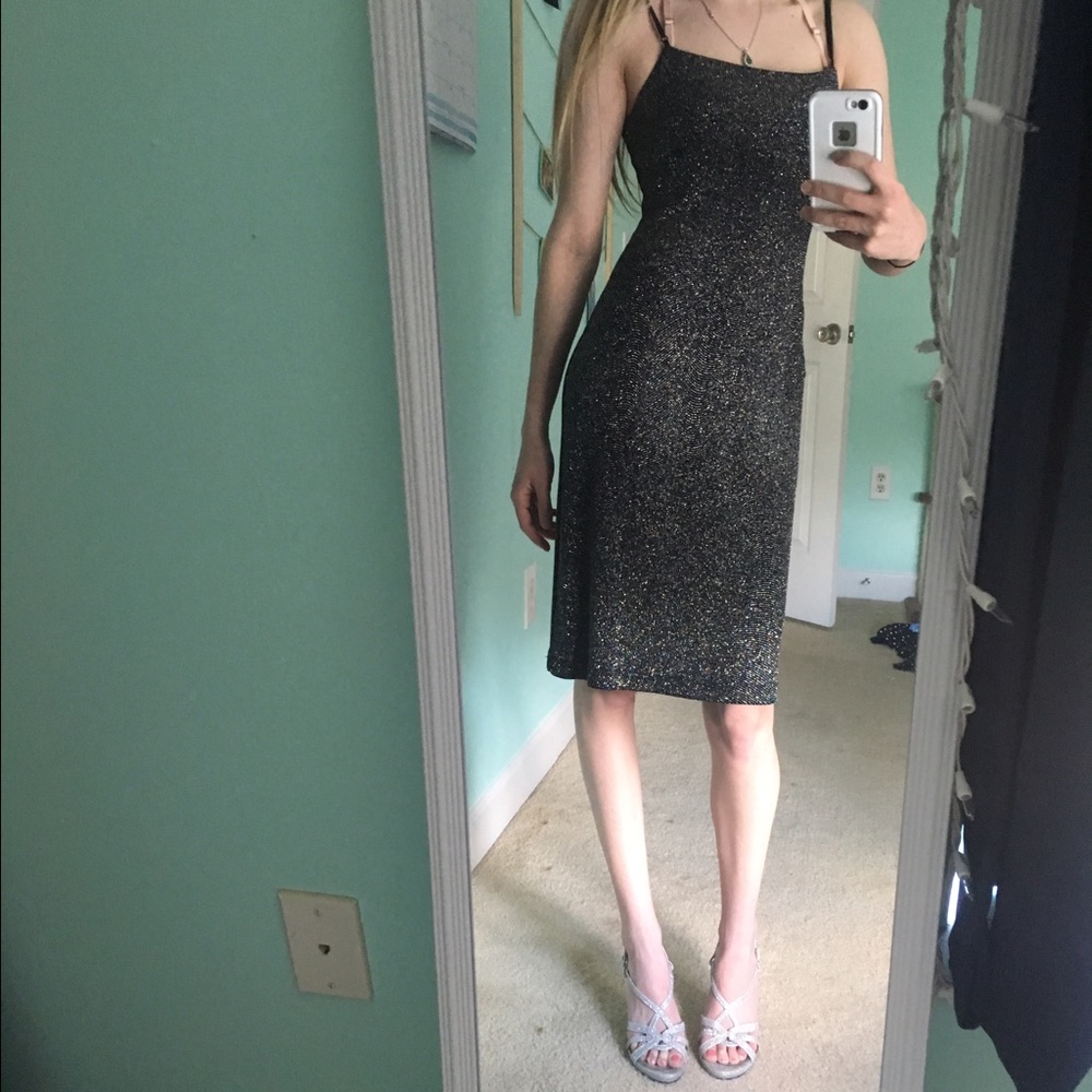 🚫🚫SOLD Shimmery sequin semi formal dress