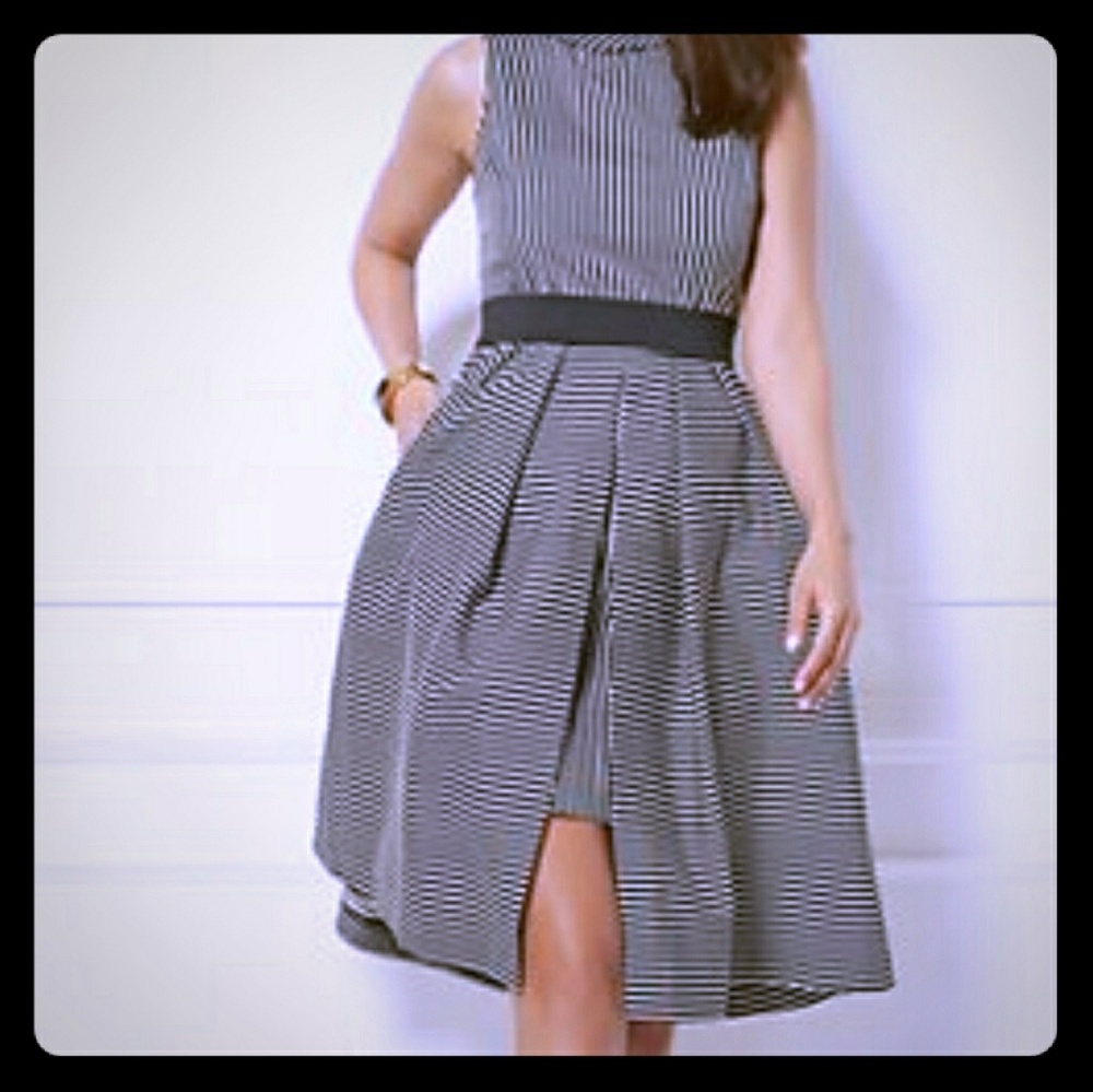 Classic Eva Mendes Blue and white dress