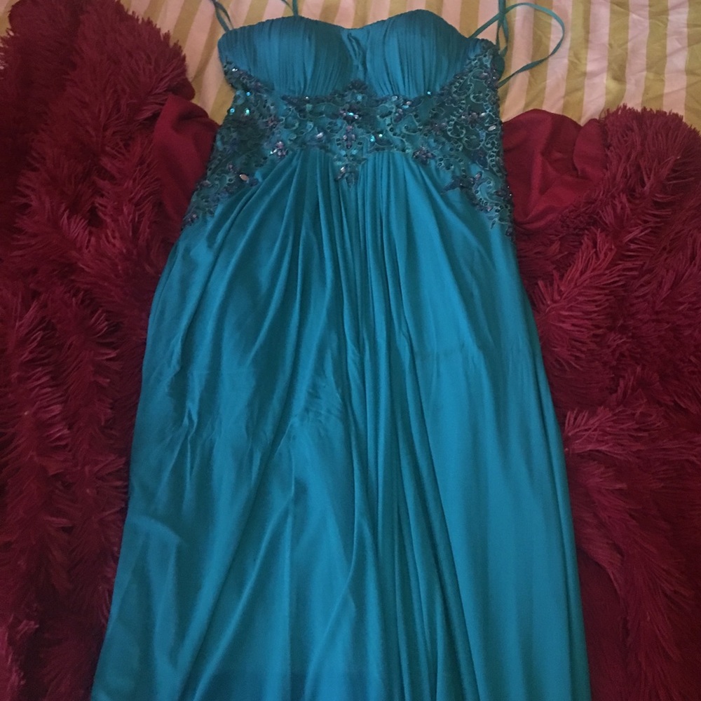 Prom dress - Picture 4 of 5