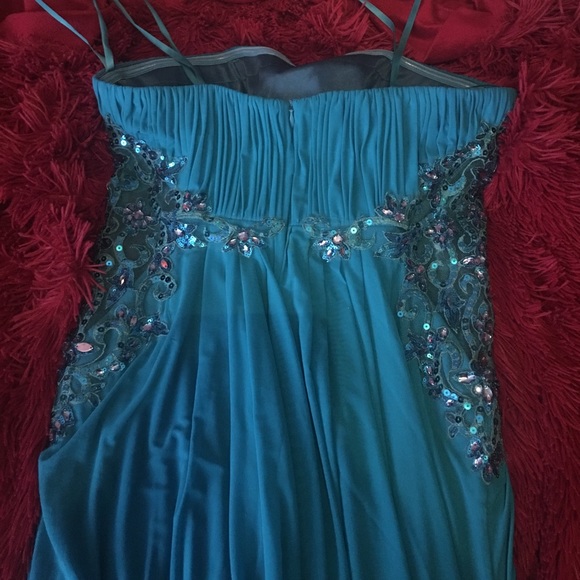 Prom dress - Picture 3 of 5